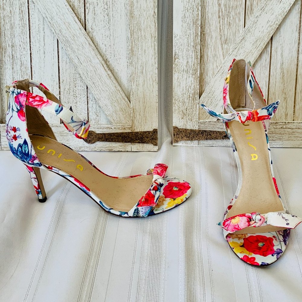 Unisa Flower Garden Pumps
